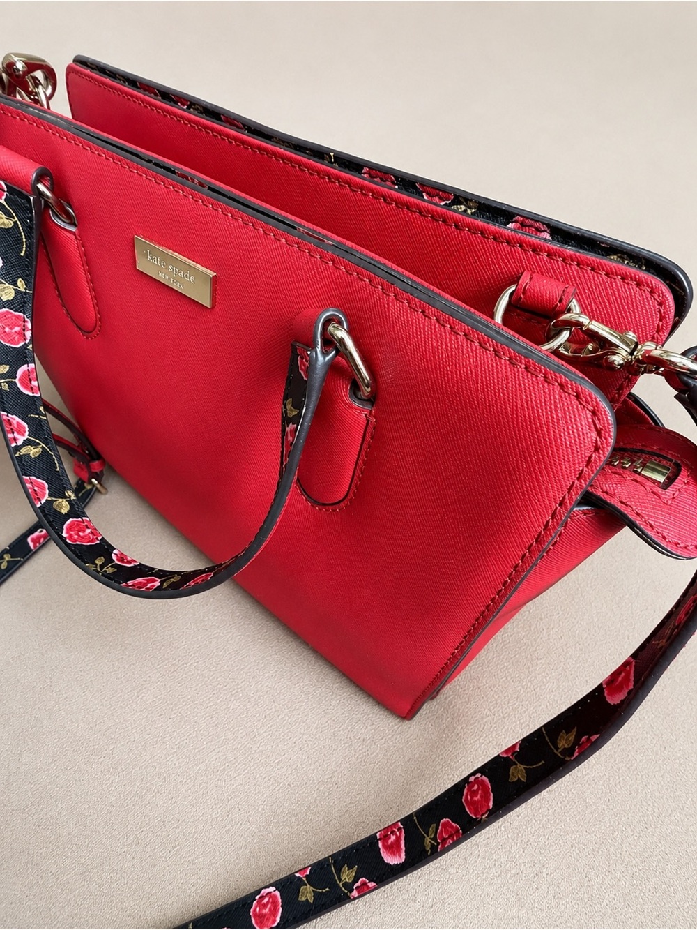 Kate Spade New York Red Floral Saffiano Leather Satchel Crossbody Purse - Picture 3 of 10